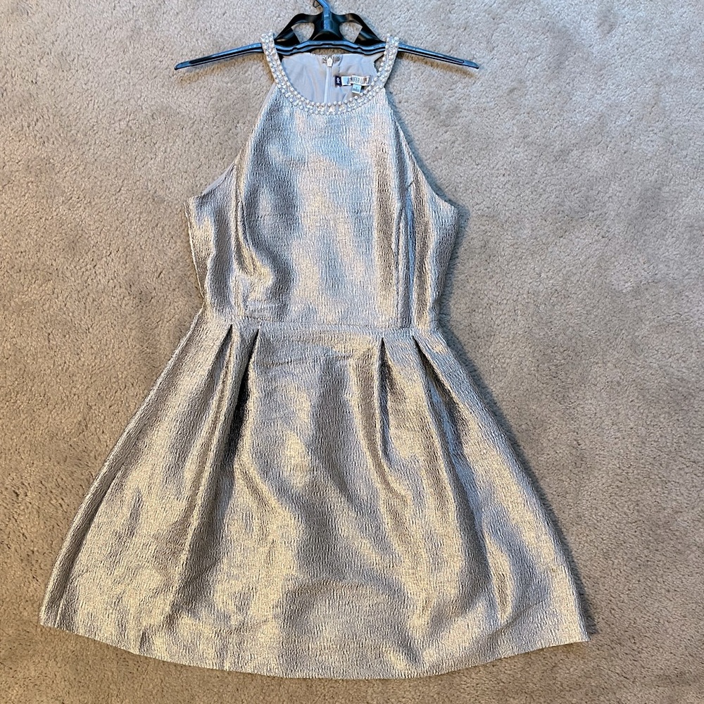 Jennifer Lopez size 8 shimmer silver cocktail dress with pearl embellishments